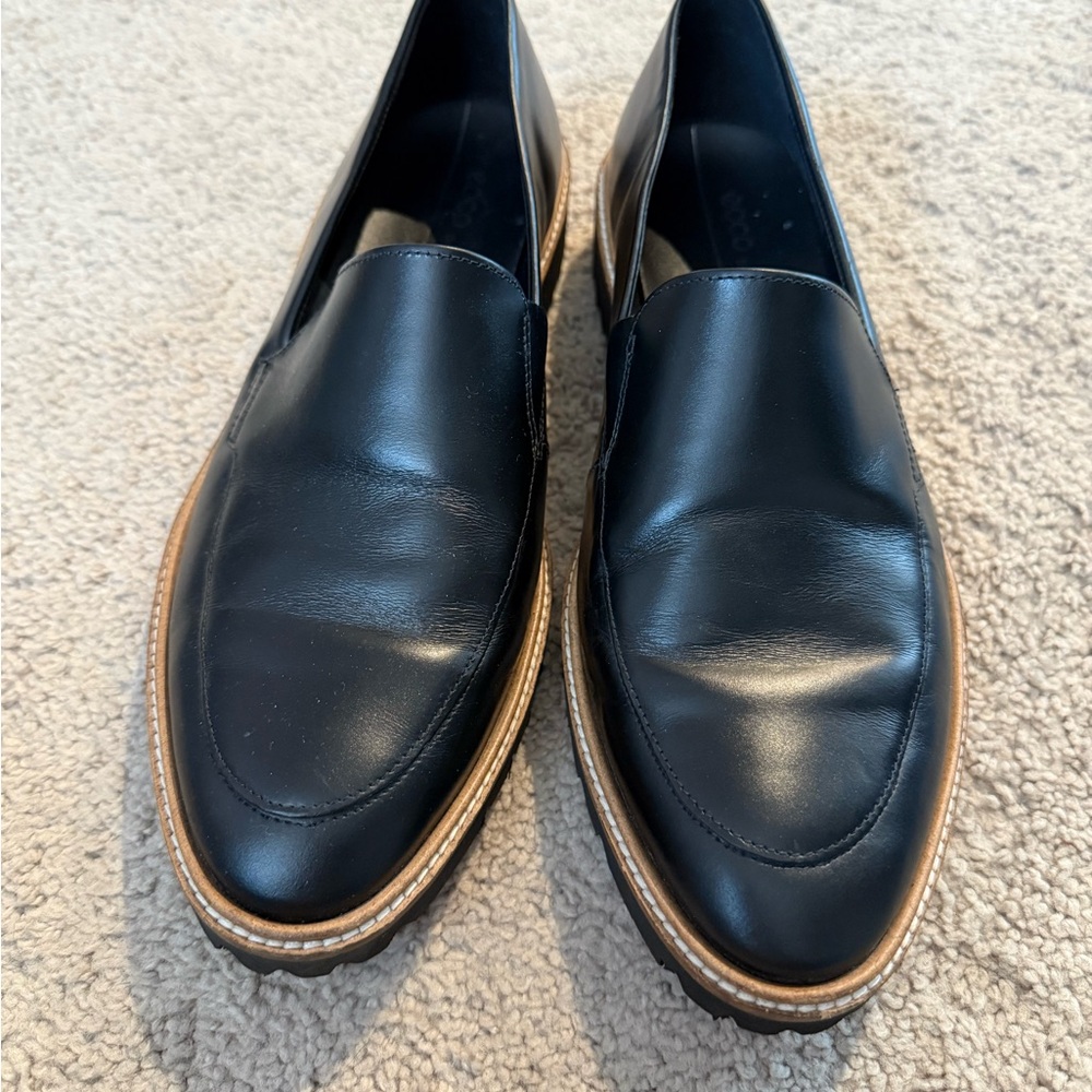 Ecco Black Leather Slip-On Loafers with Tan Trim